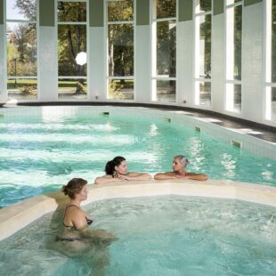 Tourisme Lons-le-Saunier Jura : Spa Thermal piscine, Thermes Lons-le-Saunier